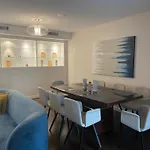 Luxury 250sqm With Ac & Parking Апартаменты *