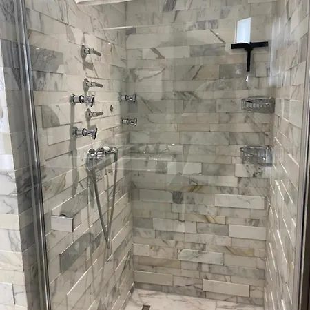 250sqm High End With Ac & Parking דירה