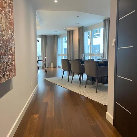 דירה 250sqm High End With Ac & Parking ציריך