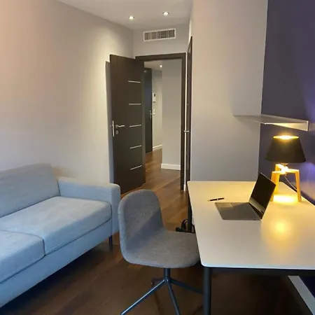 Luxury 250sqm With Ac & Parking Апартаменты *