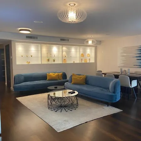 Апартаменты Luxury 250sqm With Ac & Parking *