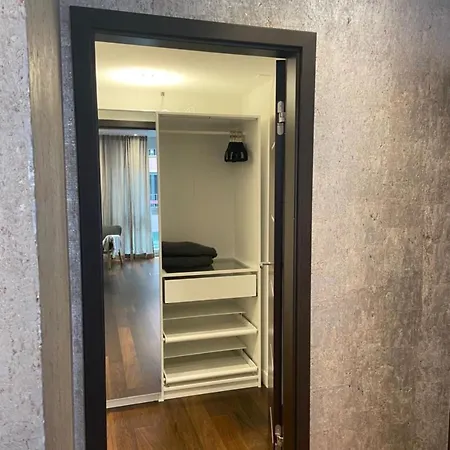 250sqm High End With Ac & Parking *