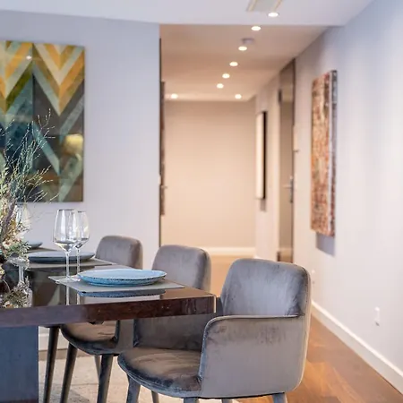 250sqm High End With Ac & Parking *