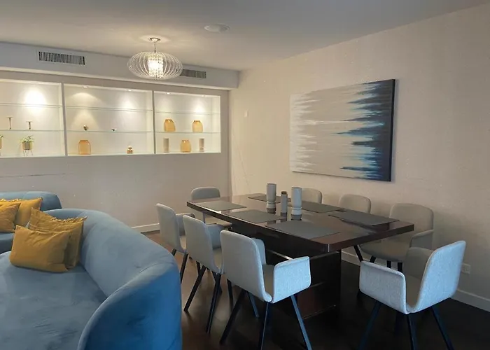 250sqm High End With Ac & Parking Apartment *