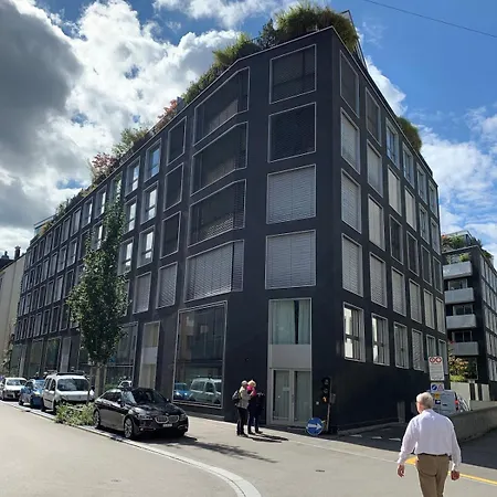 公寓 250sqm High End With Ac & Parking *