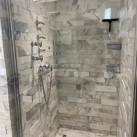 Luxury 250sqm With Ac & Parking Daire Zürih