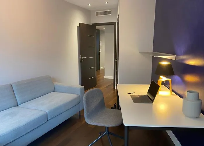 250sqm High End With Ac & Parking 公寓 *