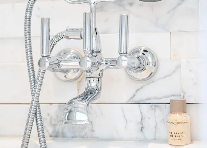 250sqm High End With Ac & Parking 公寓