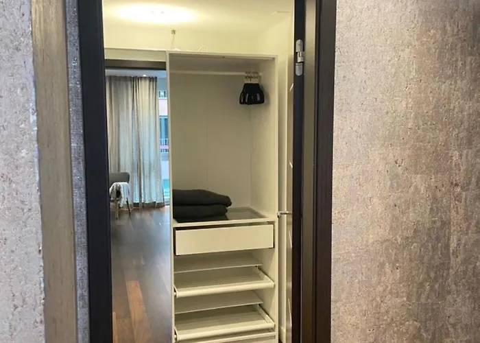 250sqm High End With Ac & Parking *